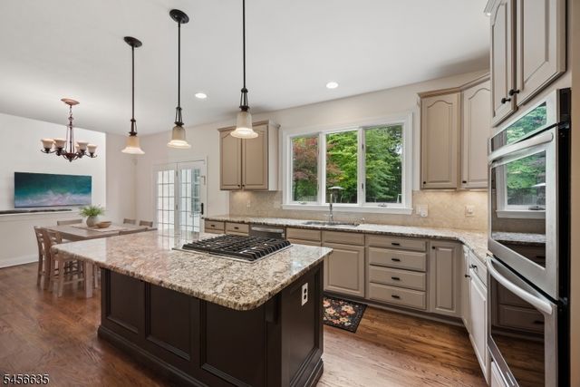 18 DOWNINGTOWN COURT, Warren Twp., NJ 07059