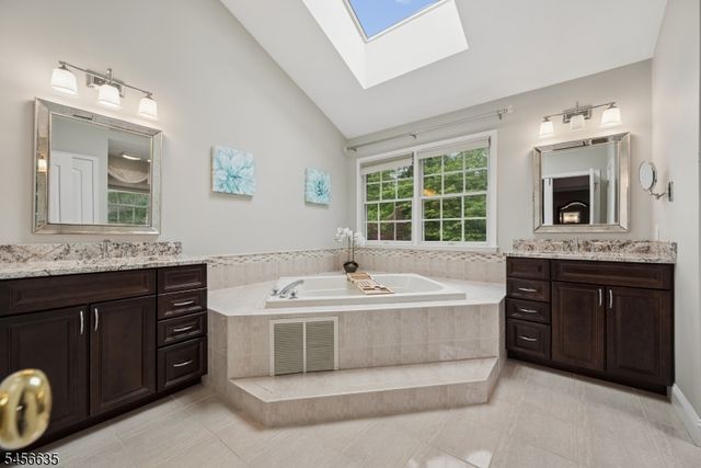 18 DOWNINGTOWN COURT, Warren Twp., NJ 07059