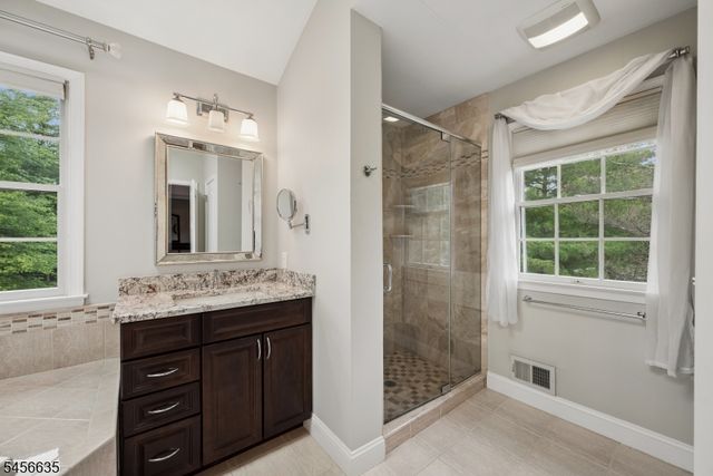 18 DOWNINGTOWN COURT, Warren Twp., NJ 07059