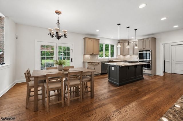 18 DOWNINGTOWN COURT, Warren Twp., NJ 07059