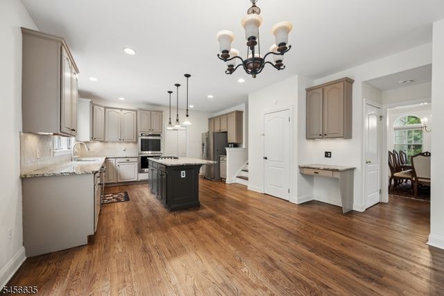 18 DOWNINGTOWN COURT, Warren Twp., NJ 07059