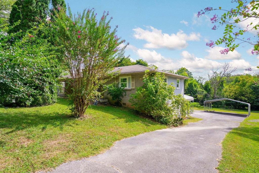 3000 Mary Walker Place, Chattanooga, TN 37411