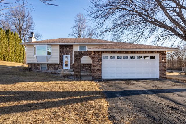 712 FAIRFIELD Road, Port Byron, IL 61275