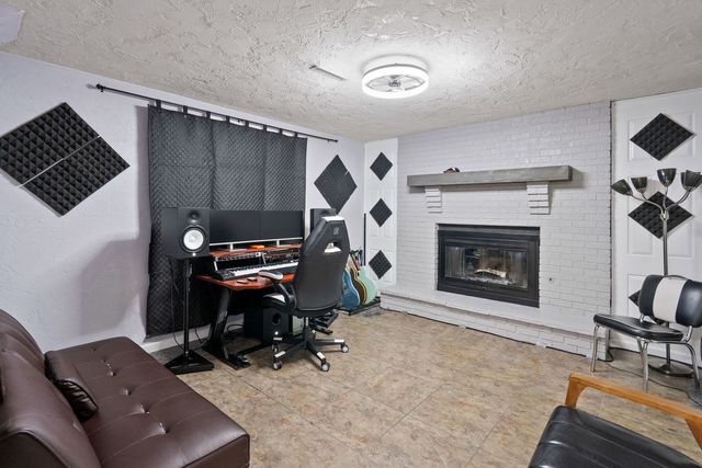 712 FAIRFIELD Road, Port Byron, IL 61275