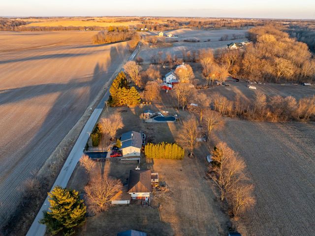 712 FAIRFIELD Road, Port Byron, IL 61275