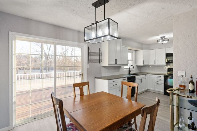 712 FAIRFIELD Road, Port Byron, IL 61275