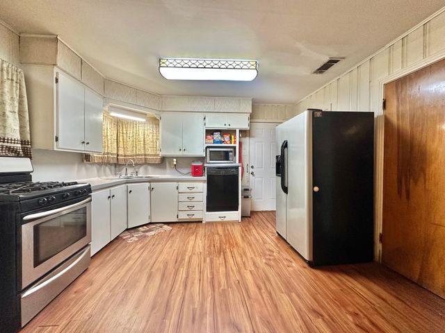 615 Carlisle Dr, Kilgore, TX 75662