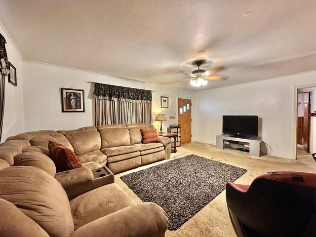 615 Carlisle Dr, Kilgore, TX 75662