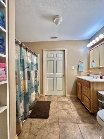 615 Carlisle Dr, Kilgore, TX 75662