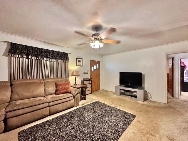 615 Carlisle Dr, Kilgore, TX 75662