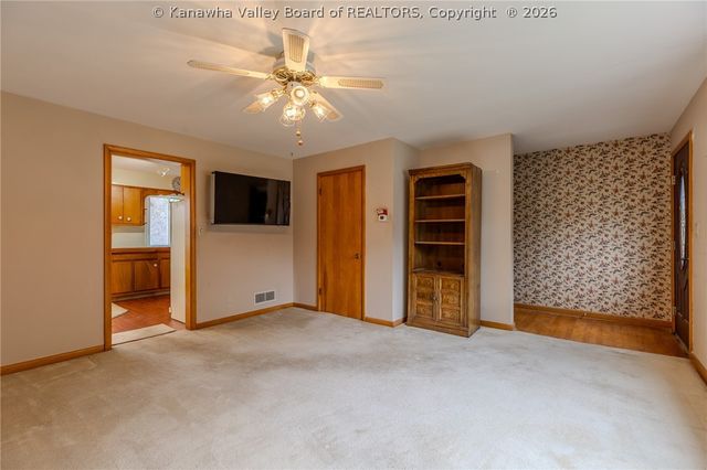 8 Vest Place, Charleston, WV 25314