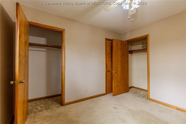 8 Vest Place, Charleston, WV 25314