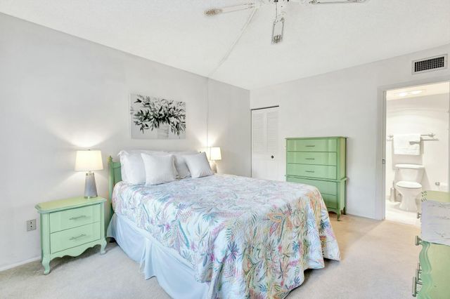 2320 SW 22nd Avenue 211, Delray Beach, FL 33445