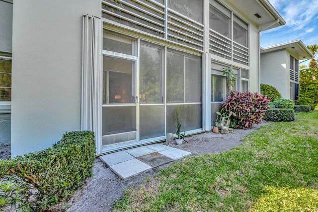 2320 SW 22nd Avenue 211, Delray Beach, FL 33445