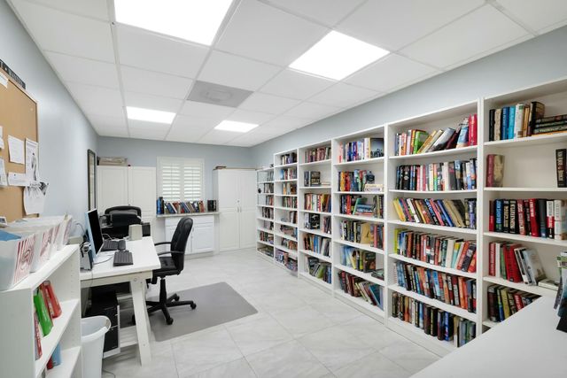 2320 SW 22nd Avenue 211, Delray Beach, FL 33445