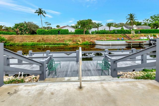 2320 SW 22nd Avenue 211, Delray Beach, FL 33445