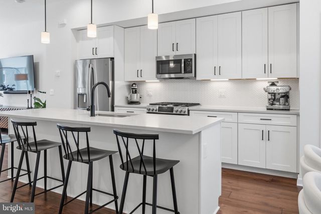 3104 PIERVIEW LN, Philadelphia, PA 19125