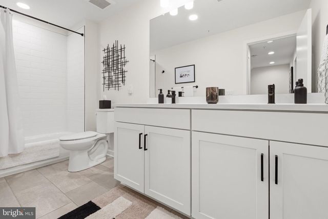 3104 PIERVIEW LN, Philadelphia, PA 19125