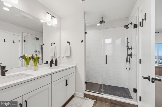 3104 PIERVIEW LN, Philadelphia, PA 19125