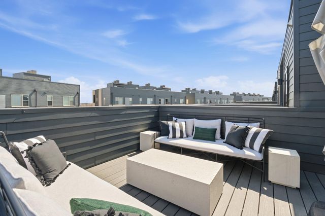 3104 PIERVIEW LN, Philadelphia, PA 19125