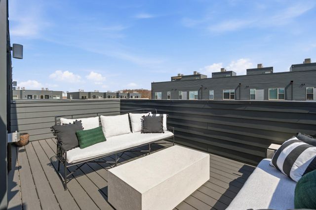 3104 PIERVIEW LN, Philadelphia, PA 19125