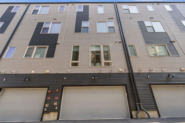 3104 PIERVIEW LN, Philadelphia, PA 19125