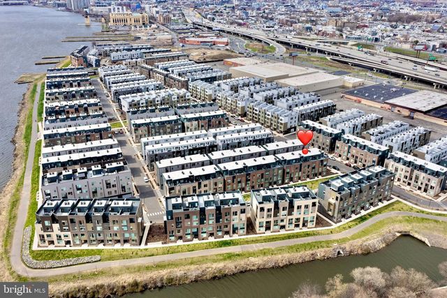 3104 PIERVIEW LN, Philadelphia, PA 19125