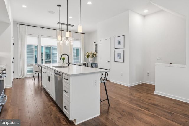 3104 PIERVIEW LN, Philadelphia, PA 19125