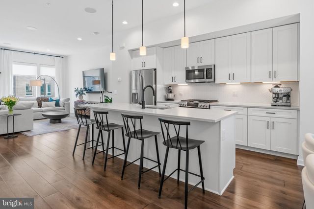 3104 PIERVIEW LN, Philadelphia, PA 19125