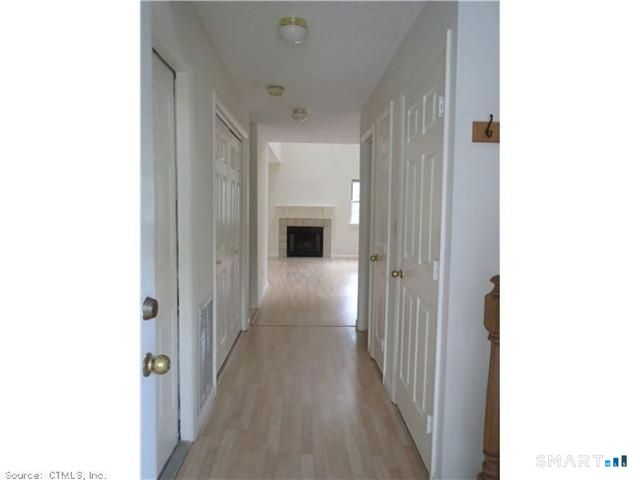 105 The Mews 105, Rocky Hill, CT 06067