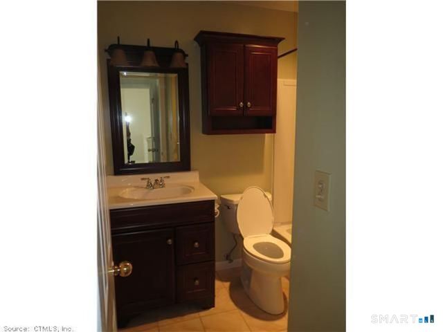 105 The Mews 105, Rocky Hill, CT 06067