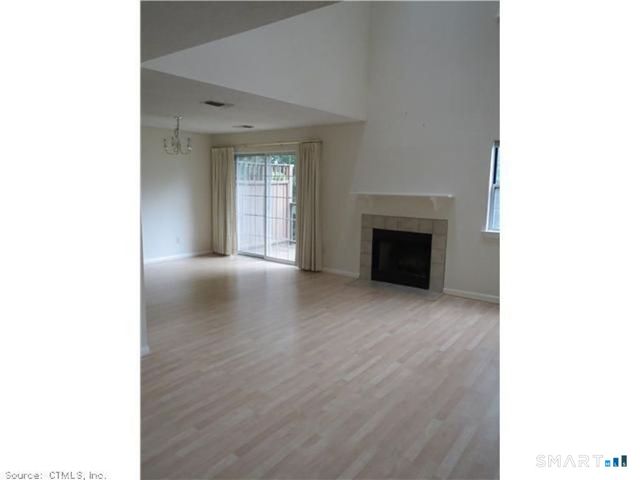 105 The Mews 105, Rocky Hill, CT 06067