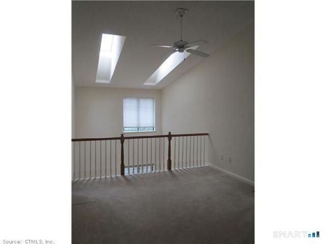 105 The Mews 105, Rocky Hill, CT 06067