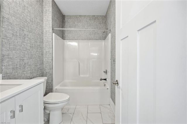 119 Creek LN, Suffolk, VA 23435