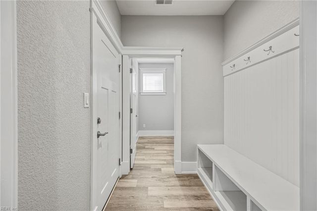 119 Creek LN, Suffolk, VA 23435