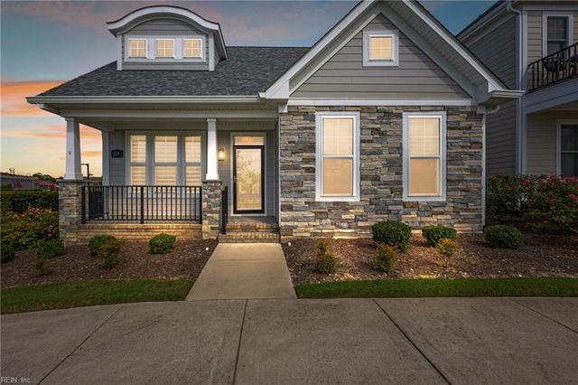 119 Creek LN, Suffolk, VA 23435