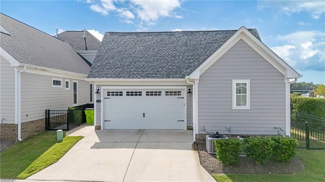 119 Creek LN, Suffolk, VA 23435