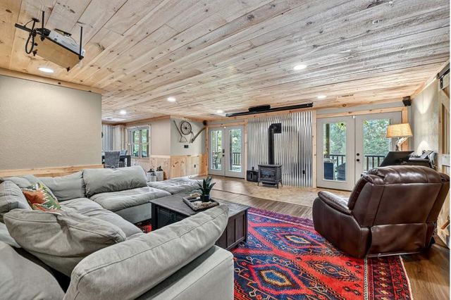 505 Old Salem Road, Mineral Bluff, GA 30559