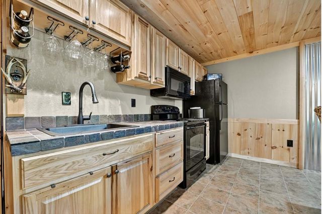 505 Old Salem Road, Mineral Bluff, GA 30559