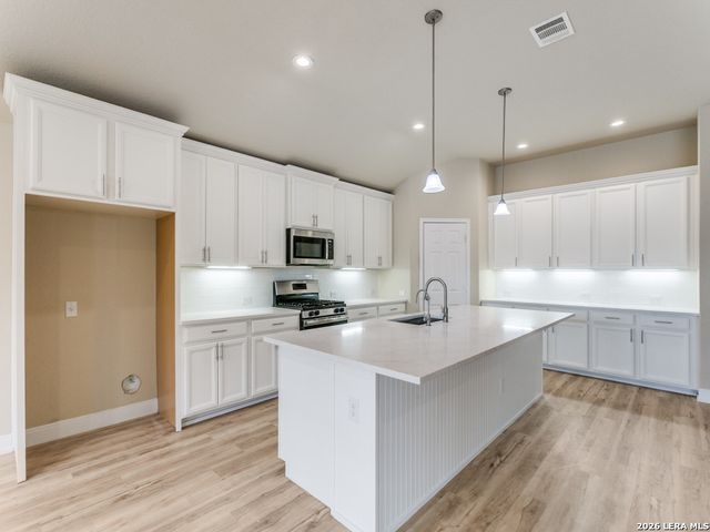 615 Ridgebranch, New Braunfels, TX 78130