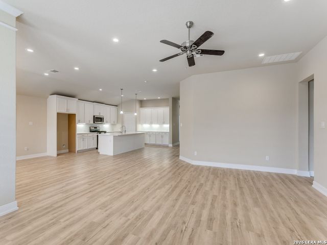 615 Ridgebranch, New Braunfels, TX 78130