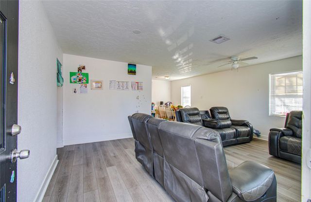 8134 Richland Drive A, Houston, TX 77028