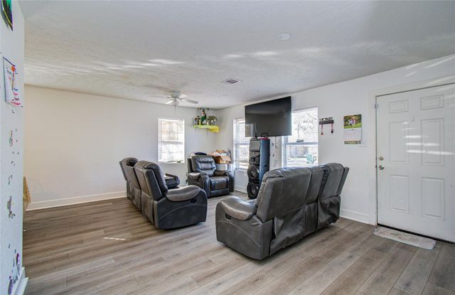 8134 Richland Drive A, Houston, TX 77028