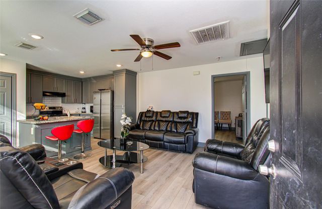 8134 Richland Drive A, Houston, TX 77028