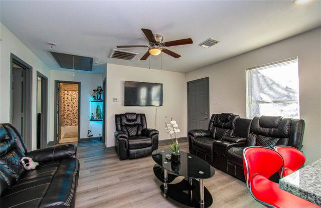 8134 Richland Drive A, Houston, TX 77028
