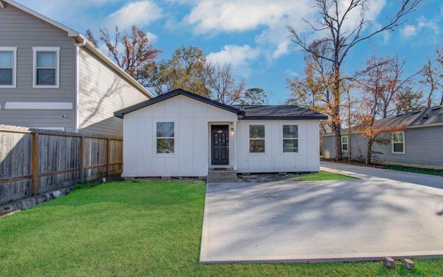 8134 Richland Drive A, Houston, TX 77028