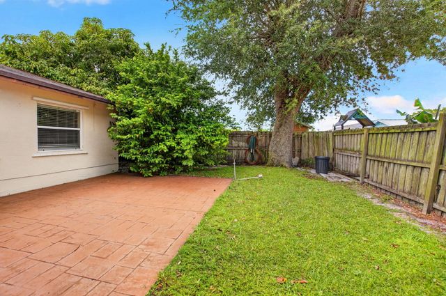 9510 Affirmed Lane, Boca Raton, FL 33496