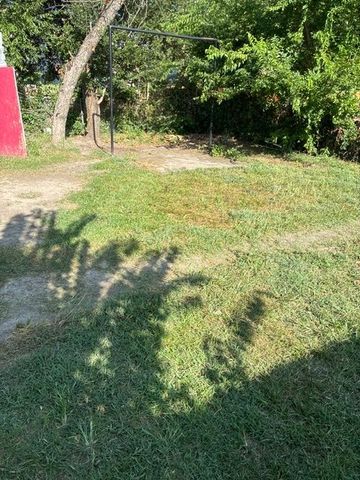 3905 Stuart Street, Greenville, TX 75401
