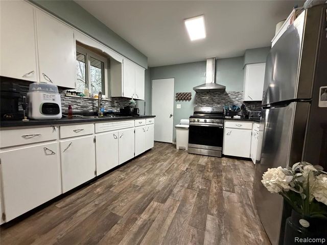 6644 Dorwood Road, Saginaw, MI 48601