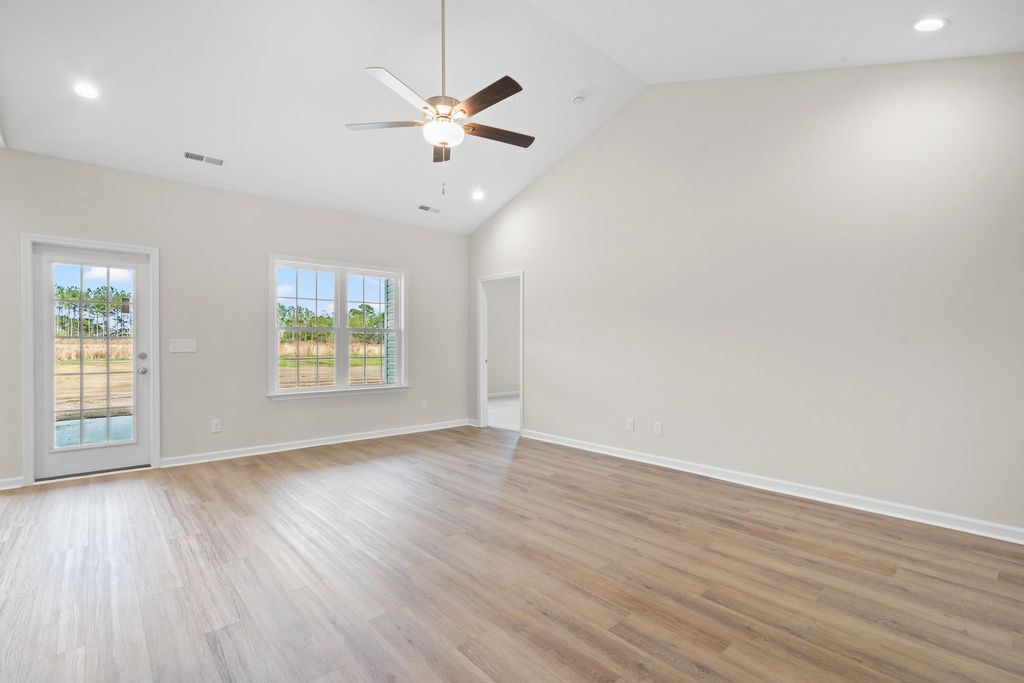 1142 W Business 9, Loris, SC 29569 — photo 2